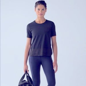 Lululemon | sole training short sleeve | size 6